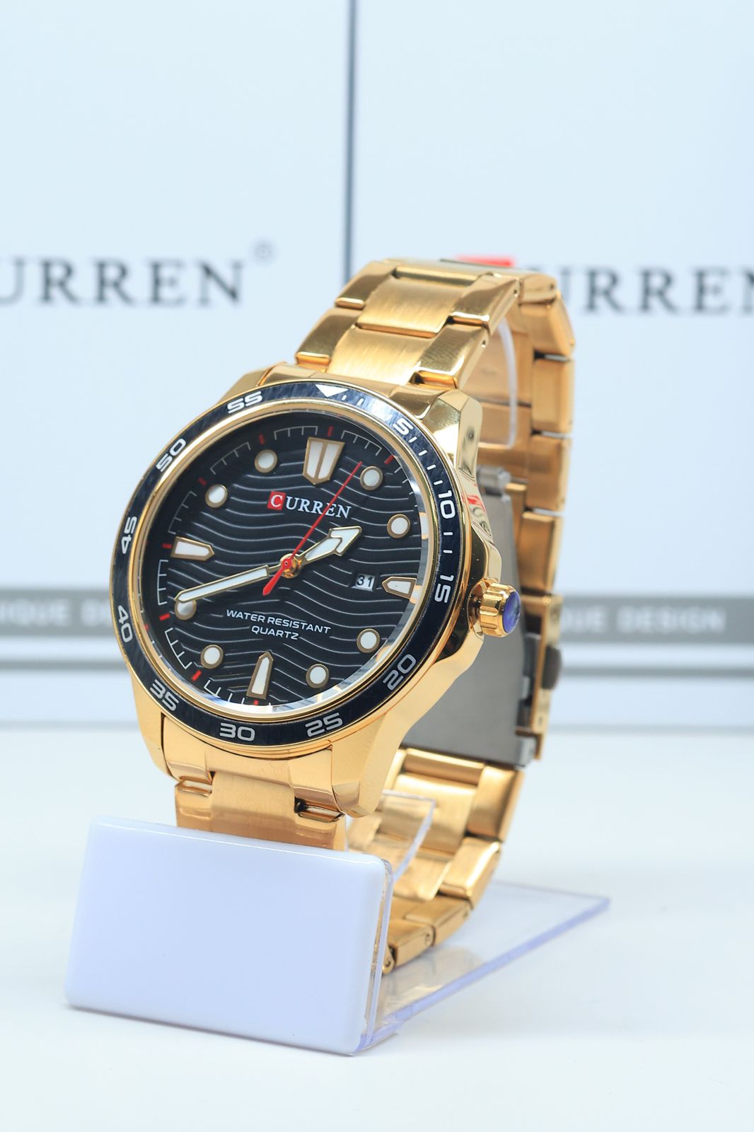 Luxury Gold Stainless Steel Men's Quartz Watch (Black Dial) | 8426