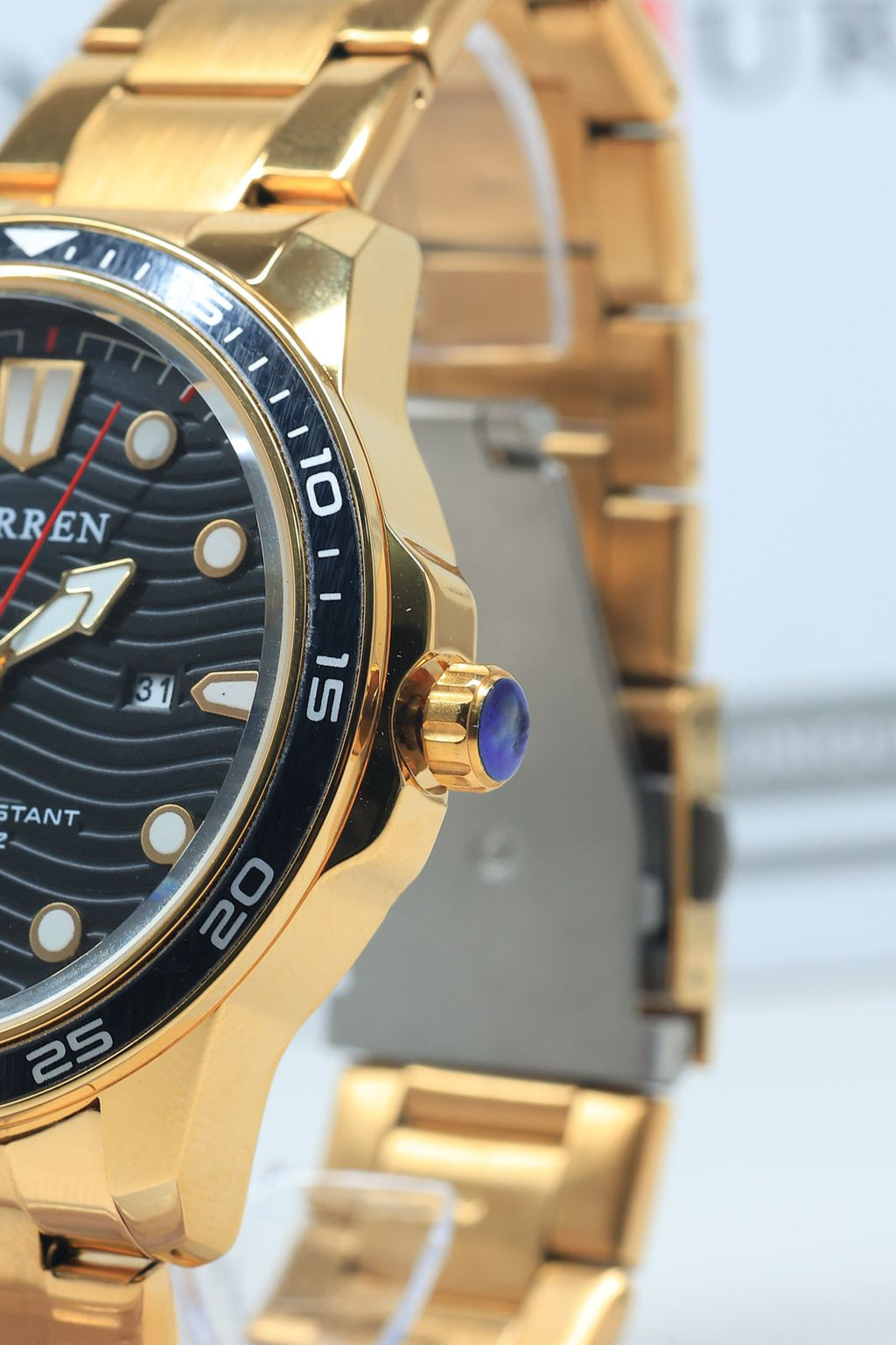 Luxury Gold Stainless Steel Men's Quartz Watch (Black Dial) | 8426