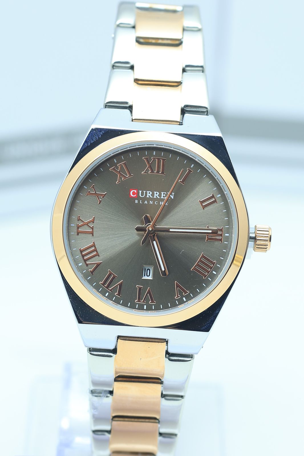 Curren 9095 Elegant Ladies Watch