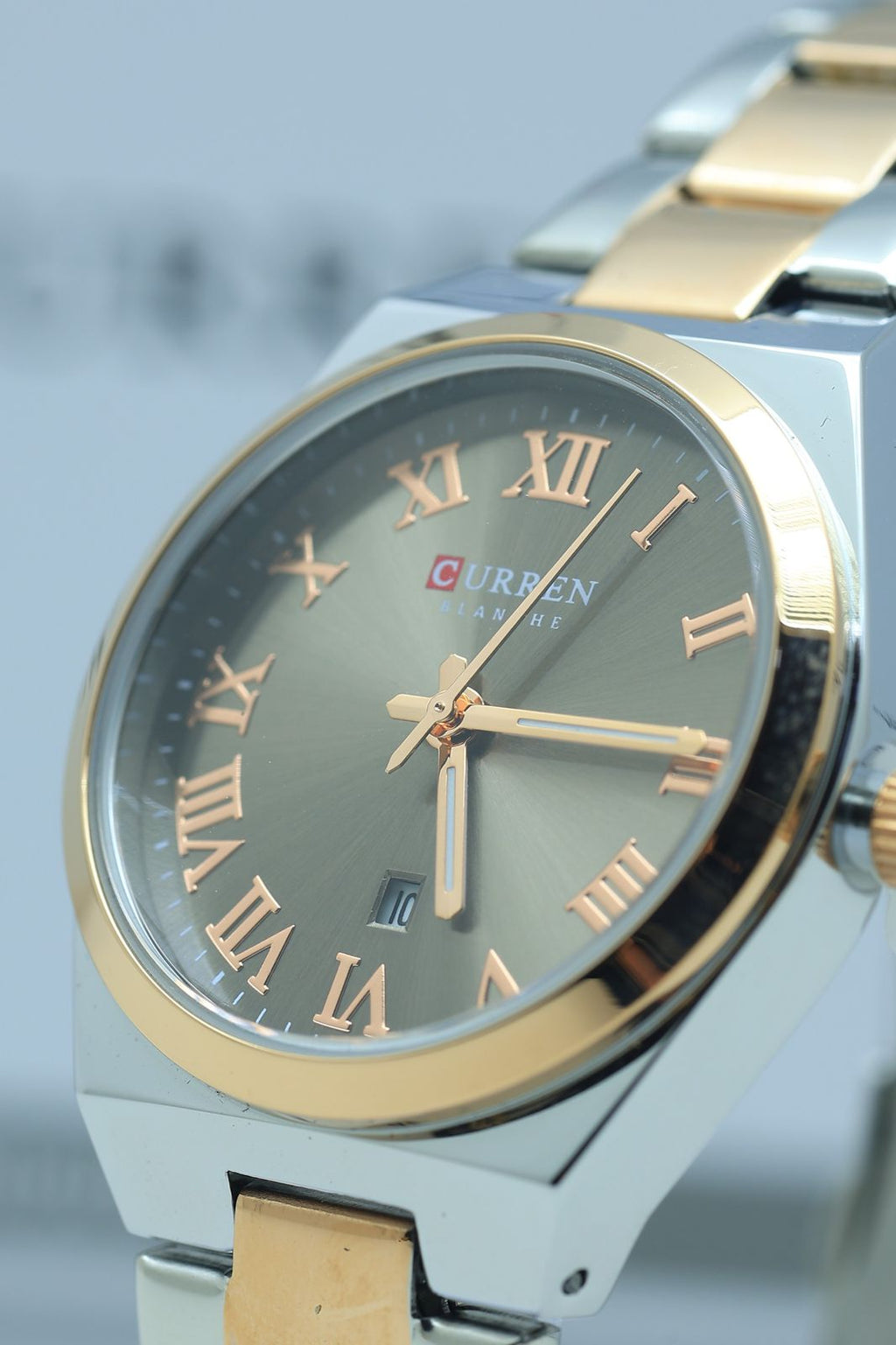 Curren 9095 Elegant Ladies Watch