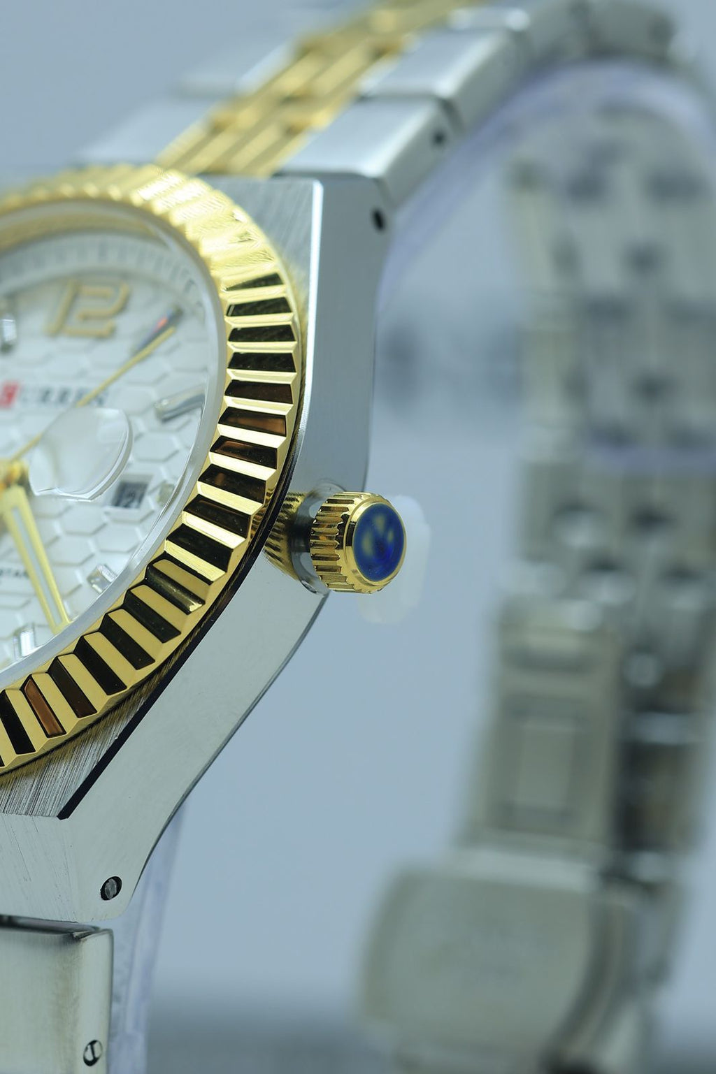CURREN 8498 Elegant Ladies Watch