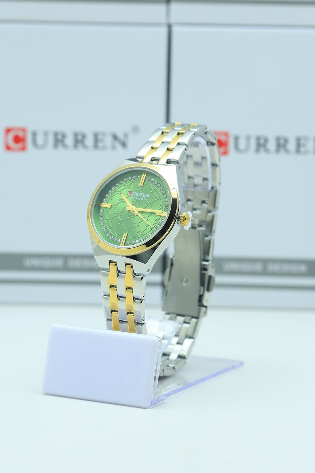 Curren 9096 women's quartz watch